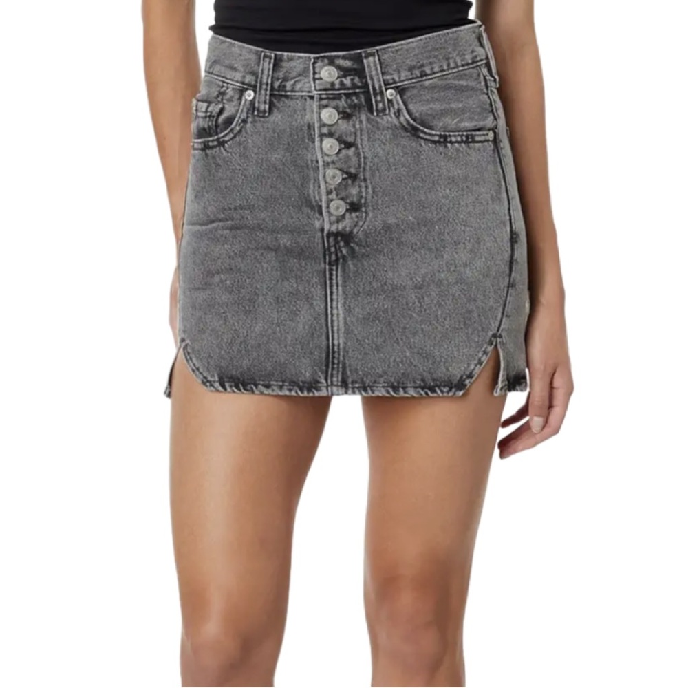 NWOT Leviβs Twisted Icon Denim Mini Short Above the Knee Skirt Black Sz 26